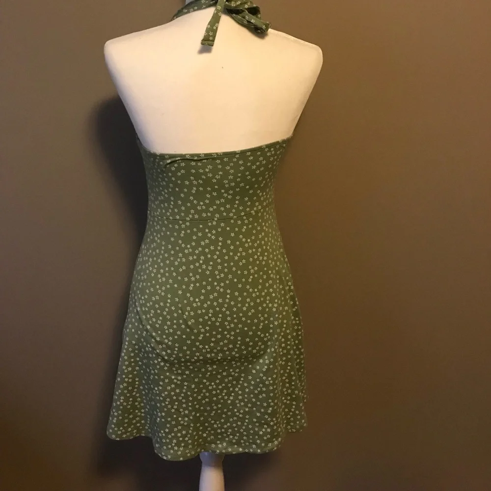 Green flower tie back halter dress - Picture 15 of 15